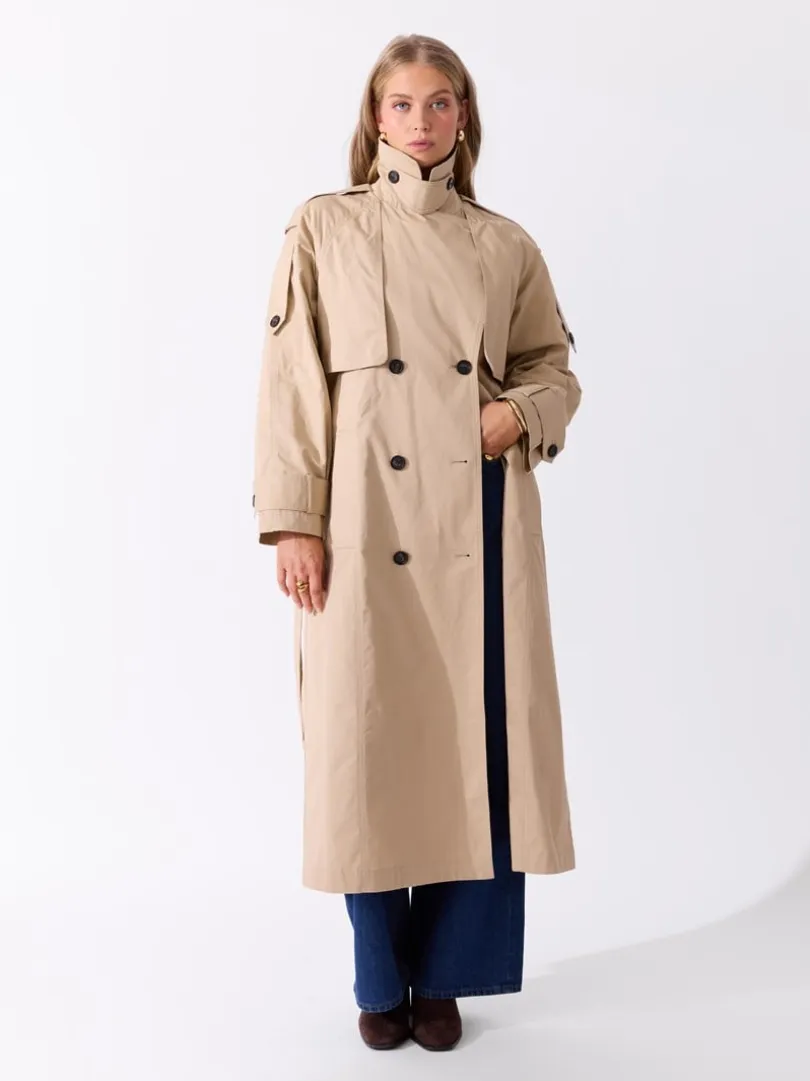 Bloomsbury trenchcoat