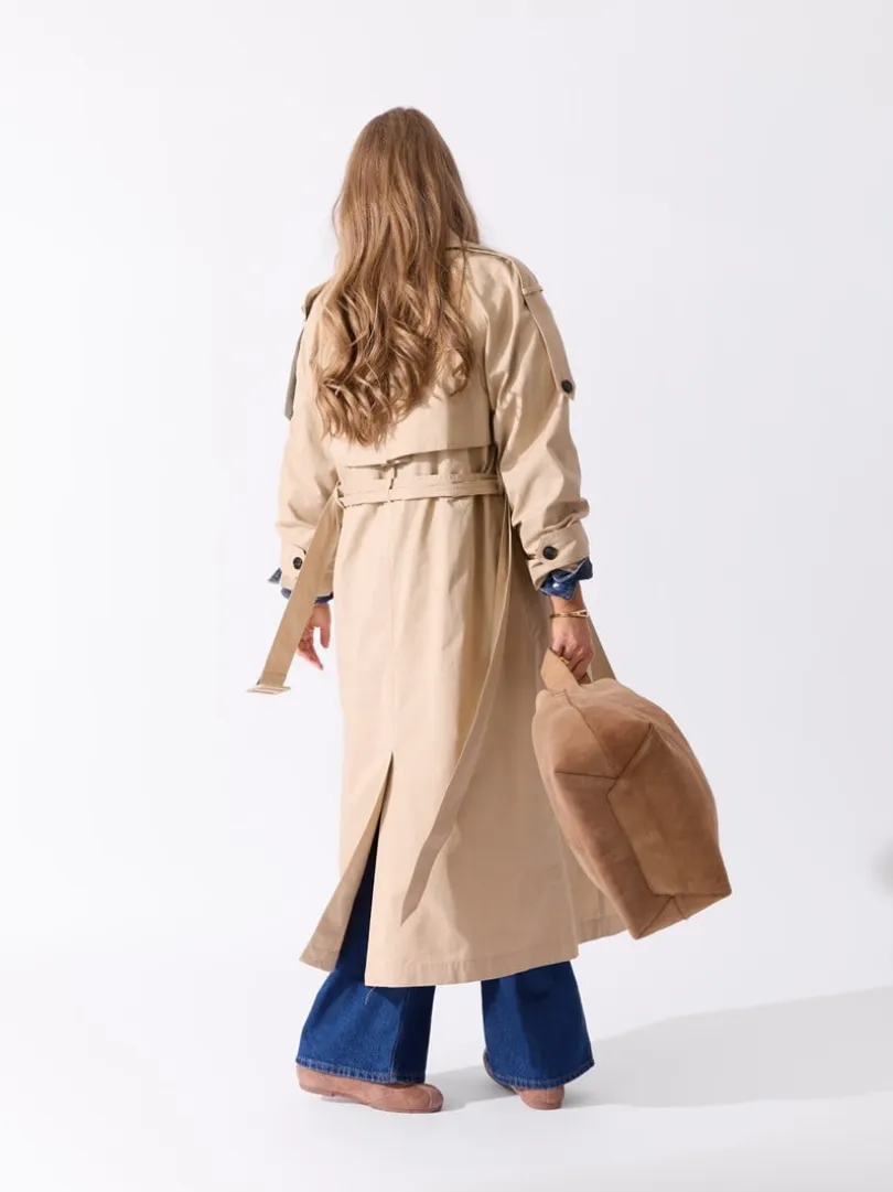 Bloomsbury trenchcoat